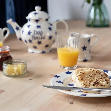 The Old Doghouse Semesterbostad