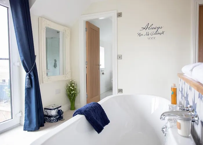 The Old Doghouse Nyaraló