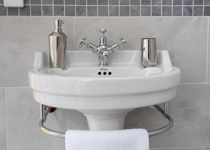 The Old Doghouse بيت للعطل *